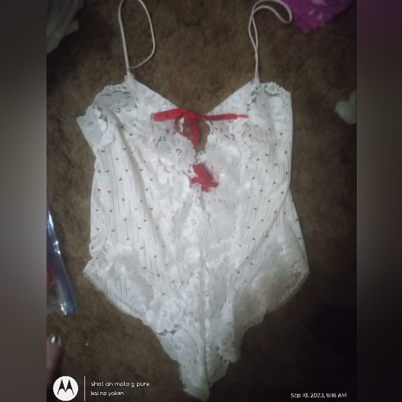 Vintage Alana Gale Lace Teddy Romper White with Red Hearts and Ribbons M - Picture 2 of 8